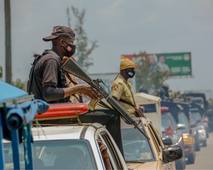 Nigerian security operatives during a military operation in Benin City, Edo, Nigeria, on September 17, 2020 (photo by Oluwafemi Dawodu / Shutterstock.com)