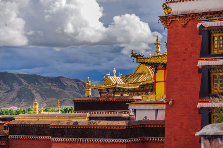  Tibetan Buddhist temple in Dharamsala, India (Photo by hrui, Shutterstock.com)